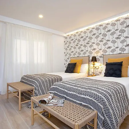 Genteel Victoria Apartment *